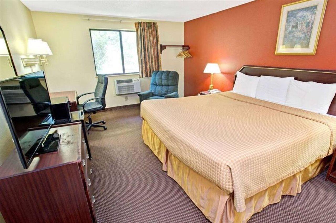 Econo Lodge Спринг-Лейк Экстерьер фото